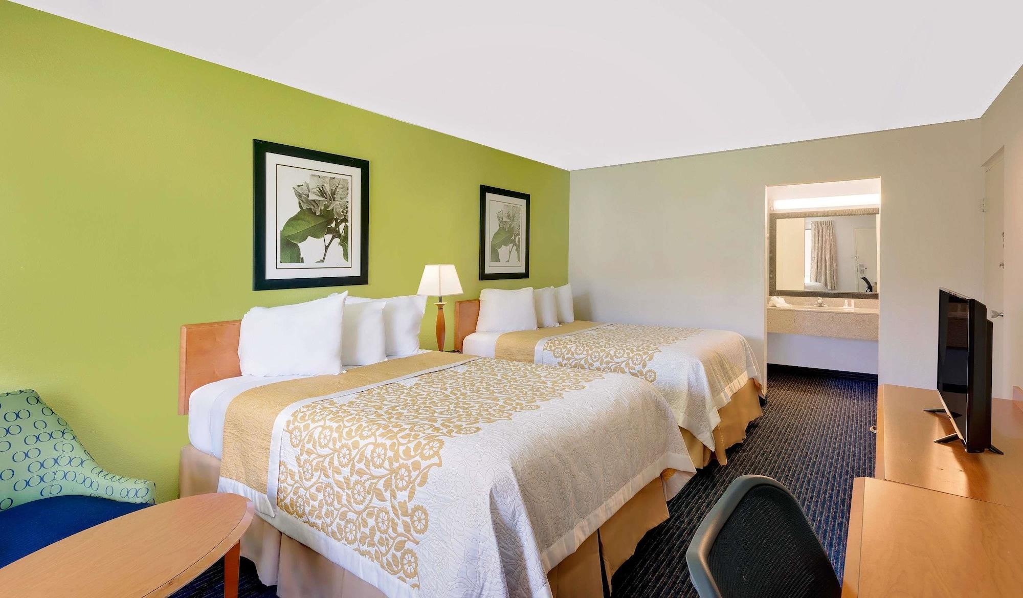 Days Inn By Wyndham Easton Bagian luar foto