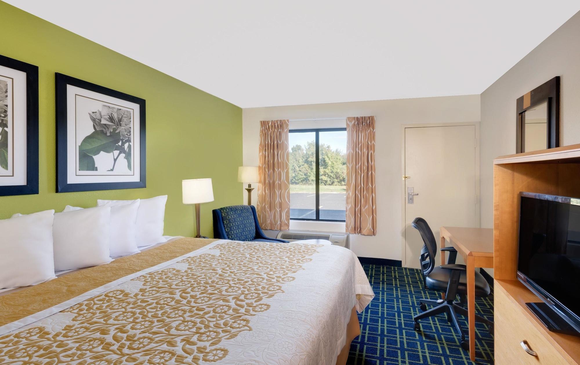 Days Inn By Wyndham Easton Bagian luar foto