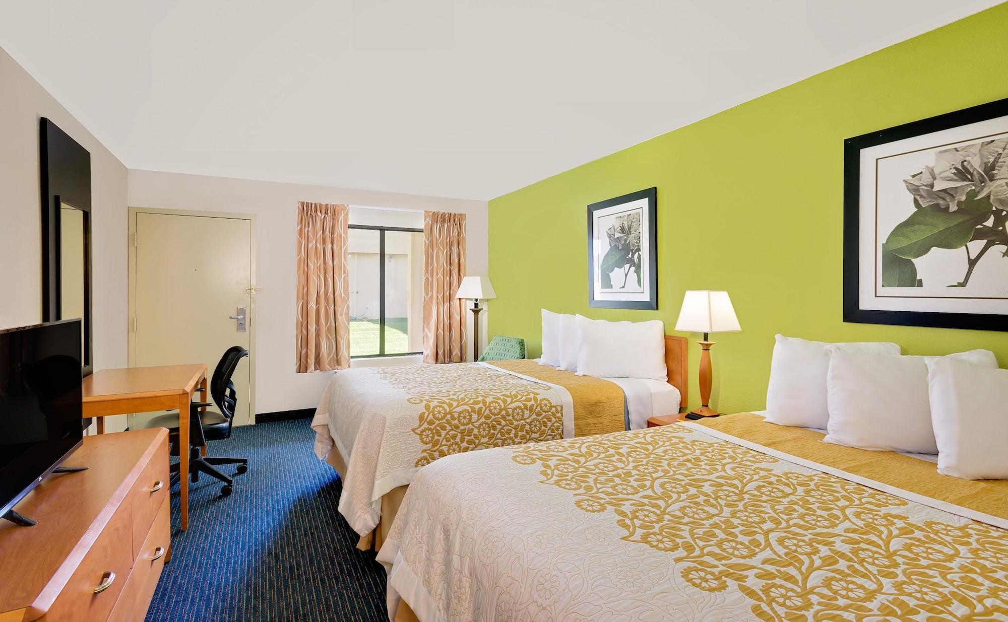 Days Inn By Wyndham Easton Bagian luar foto