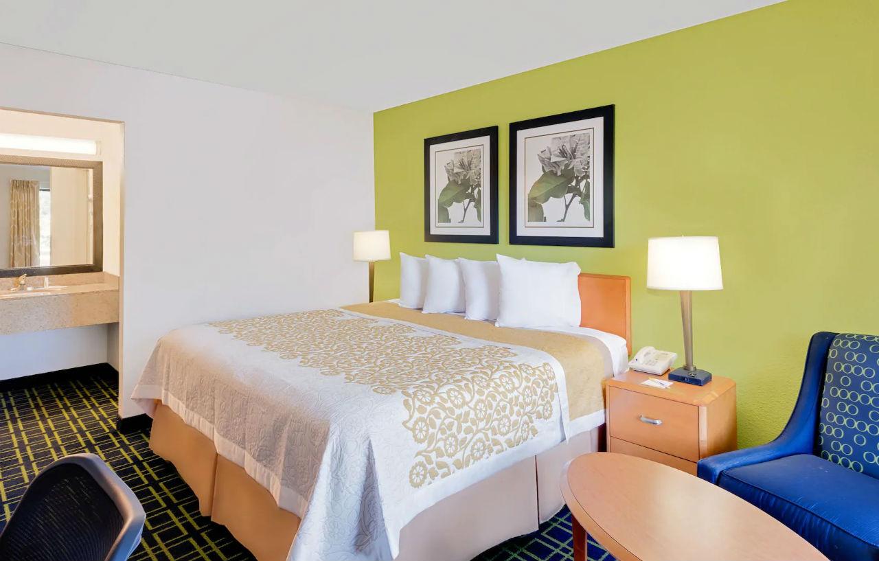 Days Inn By Wyndham Easton Bagian luar foto