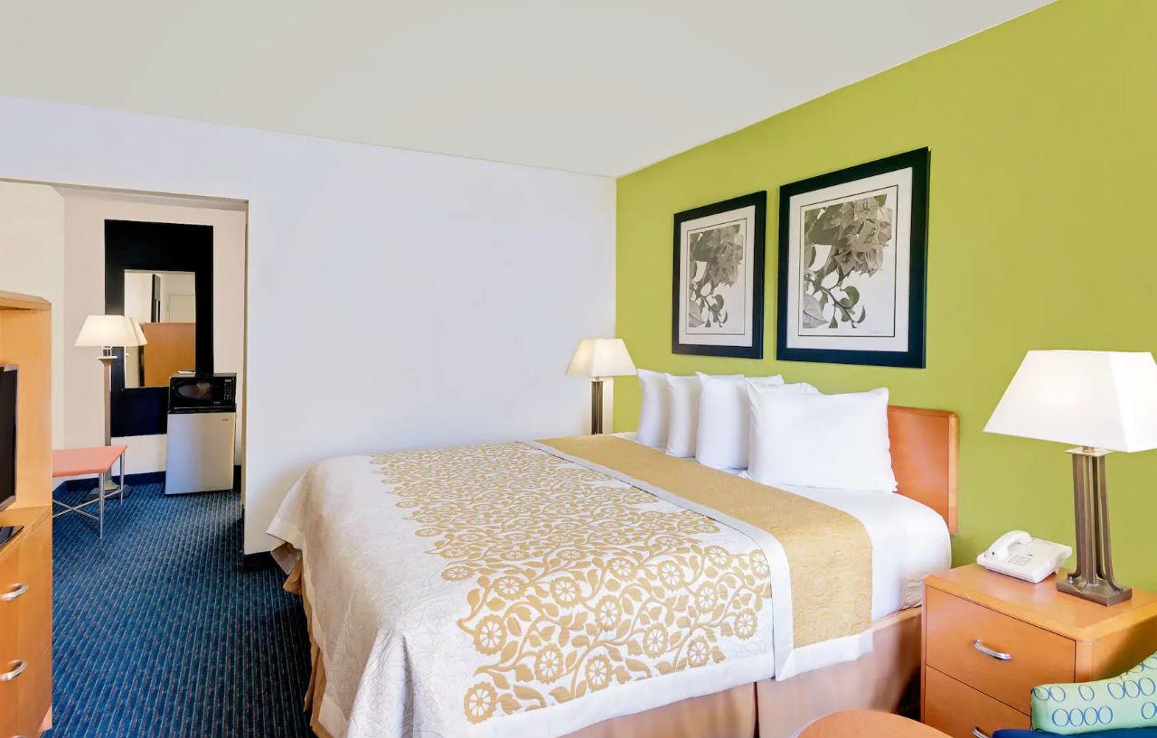 Days Inn By Wyndham Easton Bagian luar foto